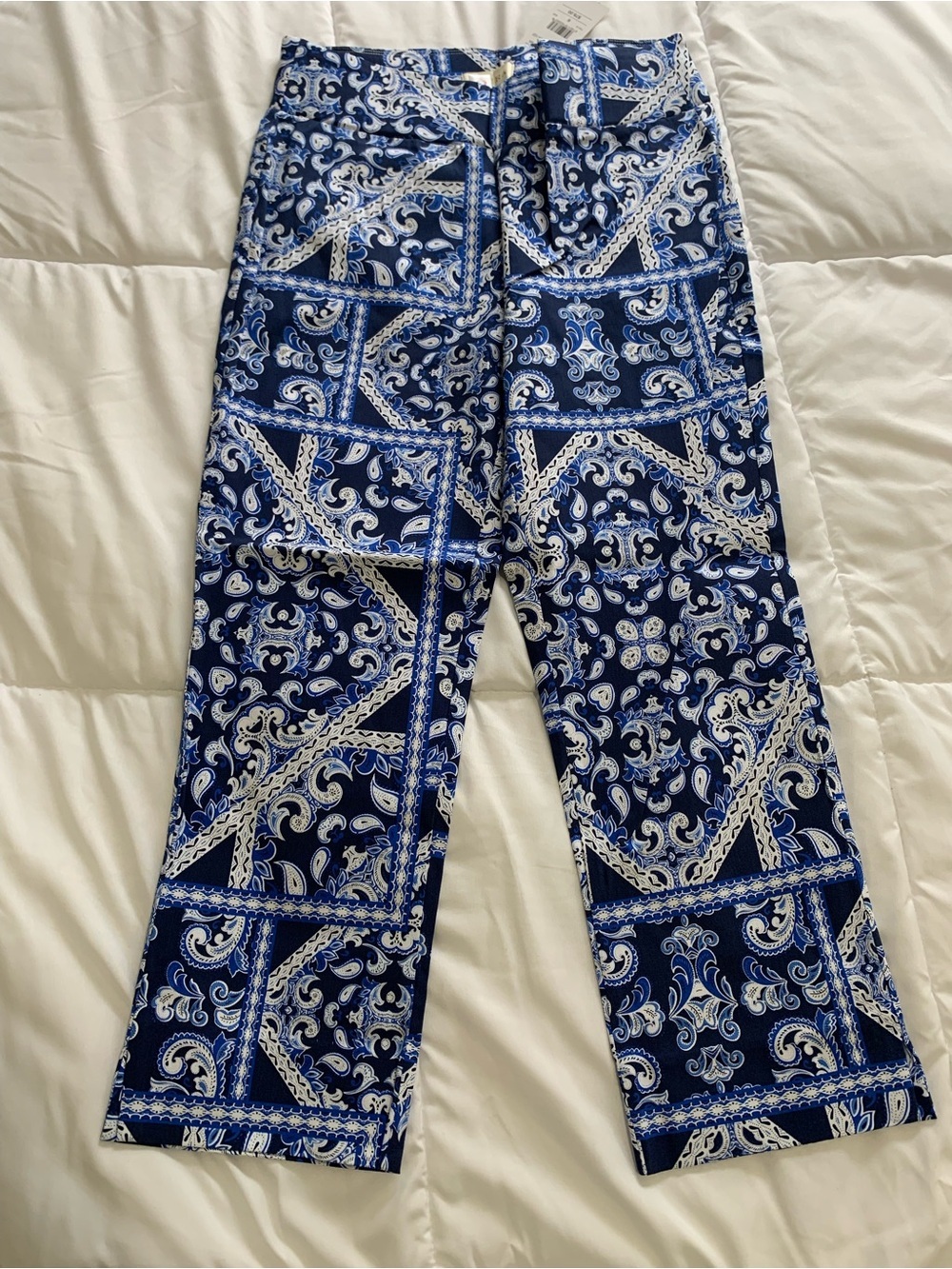 New Laura Capri Pants Size 6